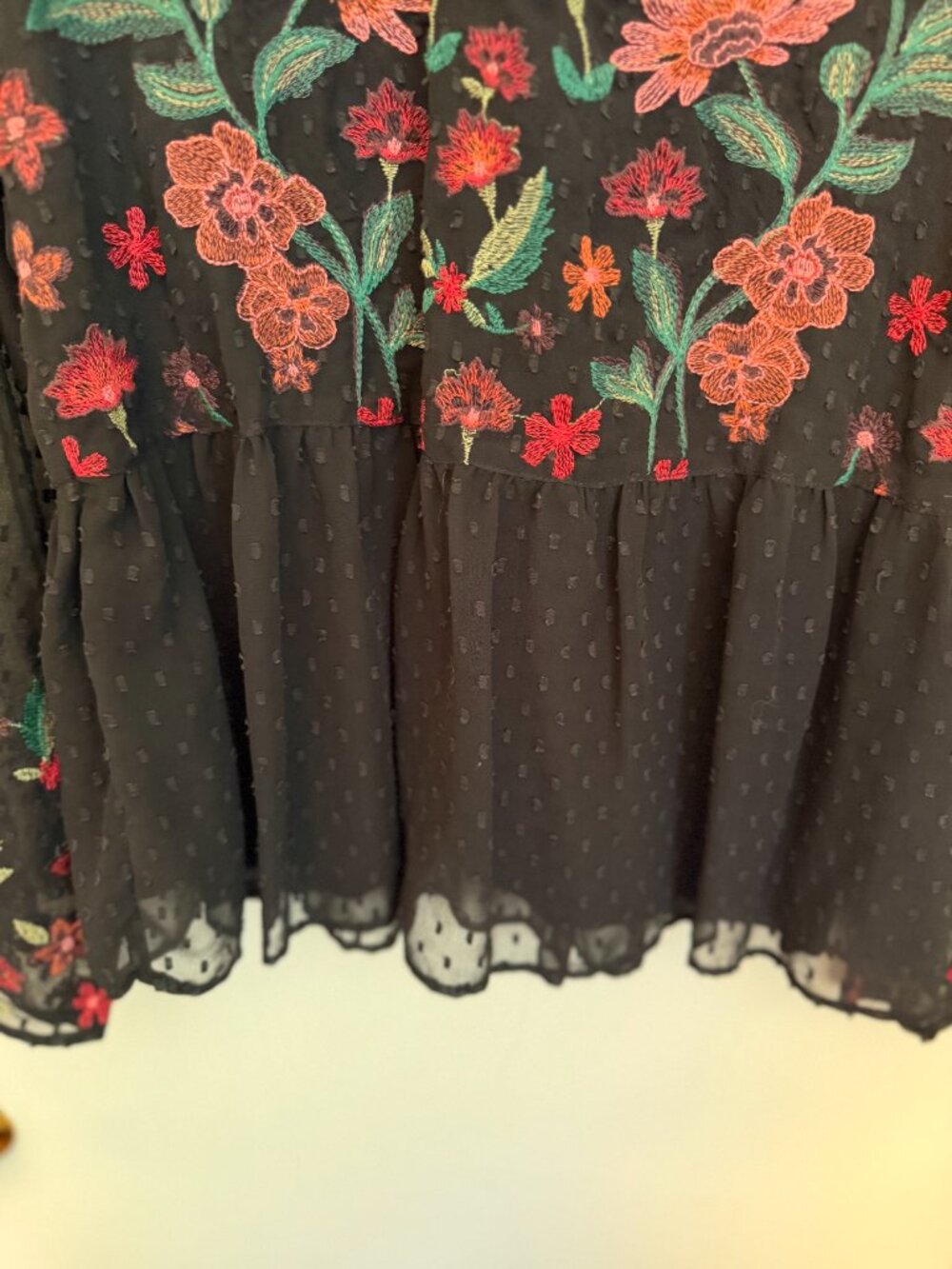 American Eagle Embroidered Flowy Peplum Top Size M - Picture 3 of 6